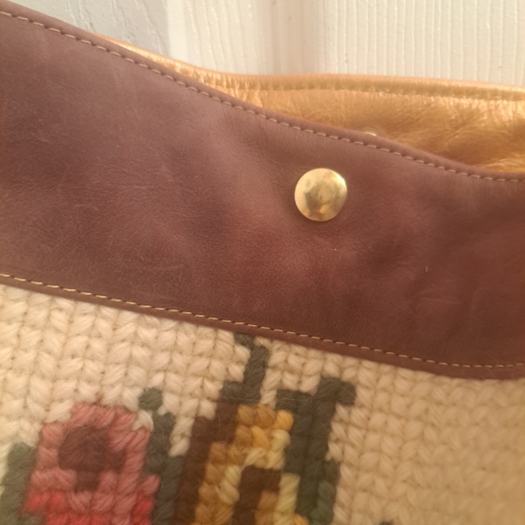 NEW Rebyc One Of A Kind Floral Vintage Needlepoint And Quilted Shoulder Bag - Picture 4 of 7